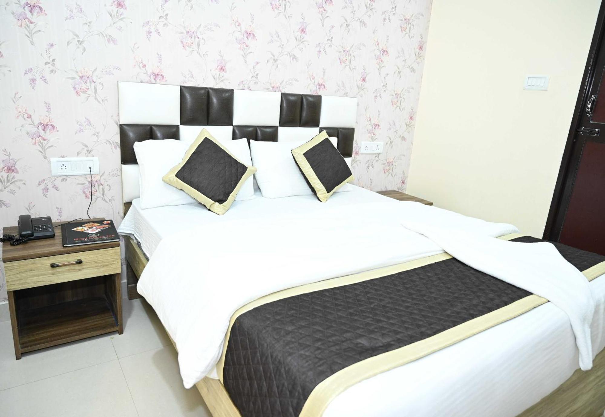 Super Hotel O Glance Inn Patna  Zewnętrze zdjęcie